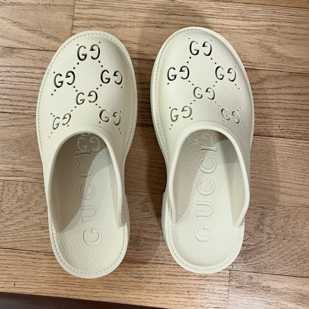 Gucci Crocs !